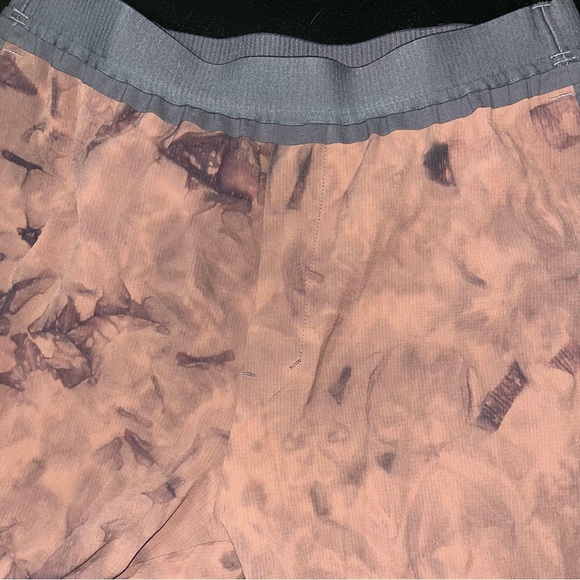 Lululemon Take the Moment joggers - Picture 3 of 6